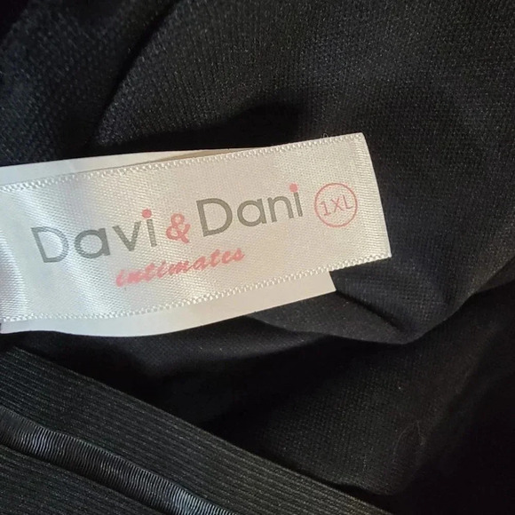 DAVI & Dani Black Criss Cross See Through Strap One Piece Swim Suit Womens 1XL‎ - Picture 3 of 4